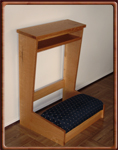 kneeler - attached